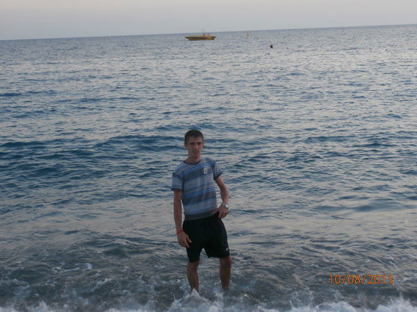 Виталий Петров