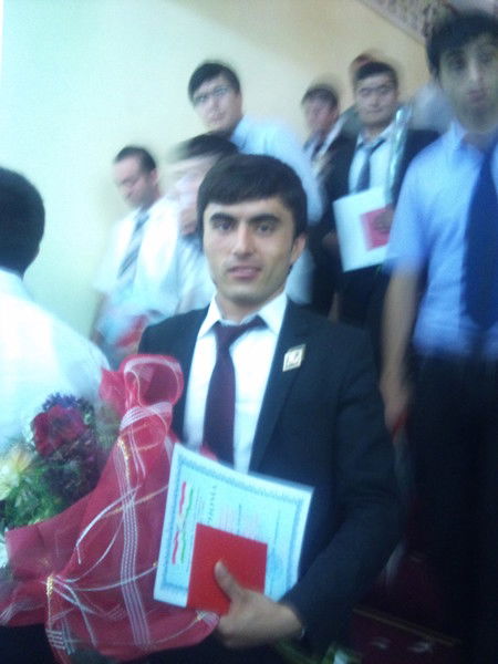 Анвар Гуломов