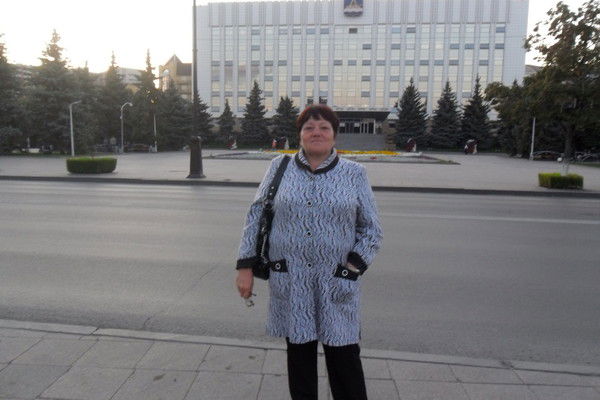 Лариса Арнст