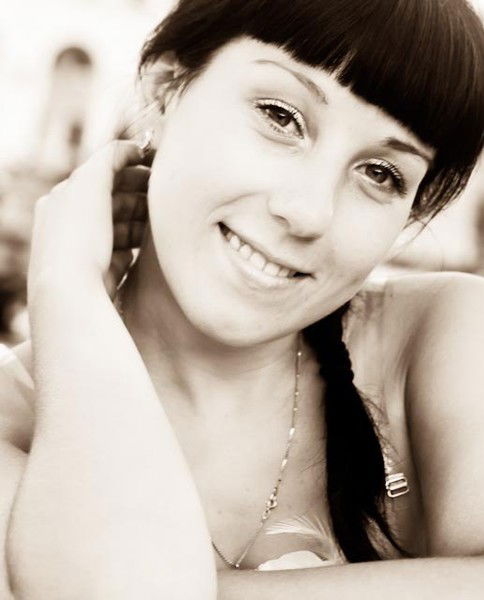 Лена Устинович