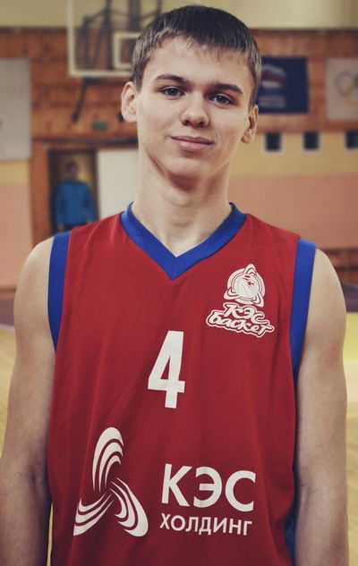 Илья Райков