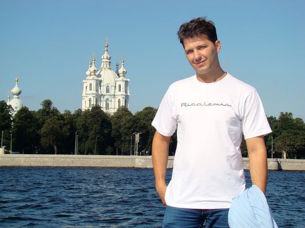 Роман Неприн