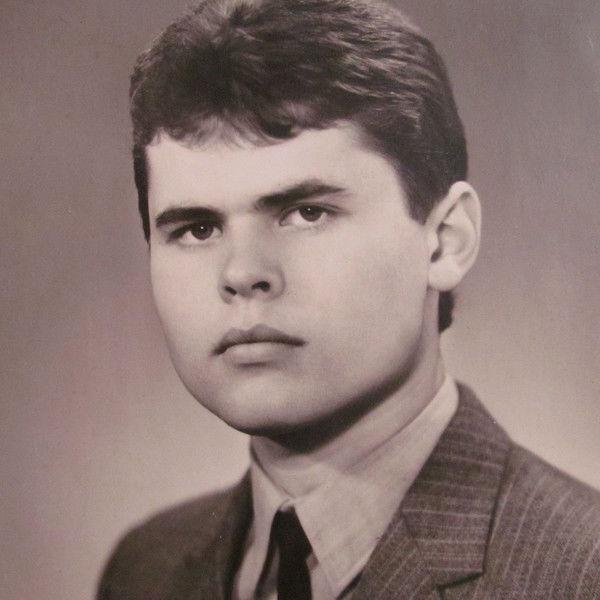 Анатолий Стариков