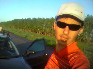 Денис Леонов