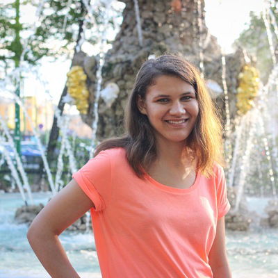 Лена Постникова