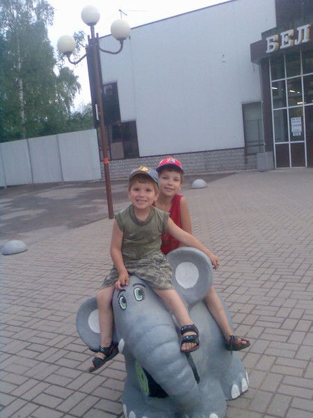 Олег Александров