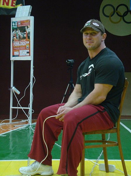 Oлег Коляденко