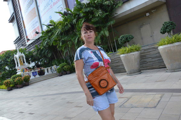 Лариса Суворова