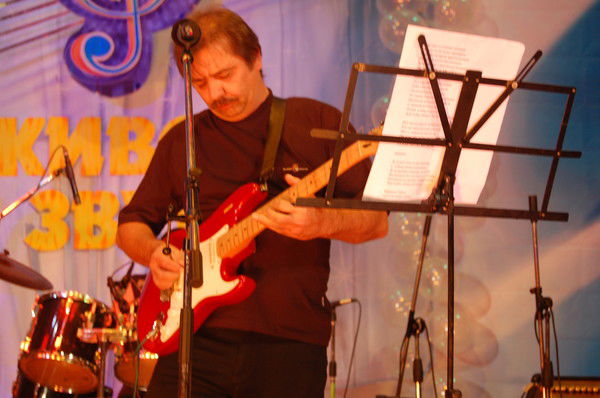 Андрей Комаров