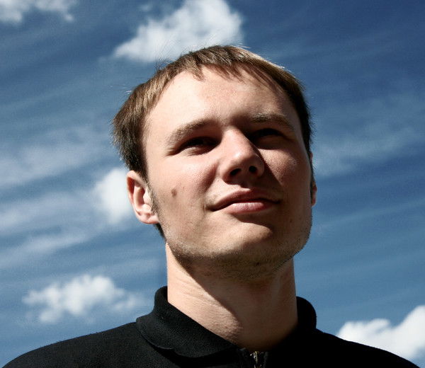 Артем Голошумов