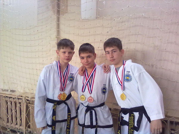 Антон Леднев