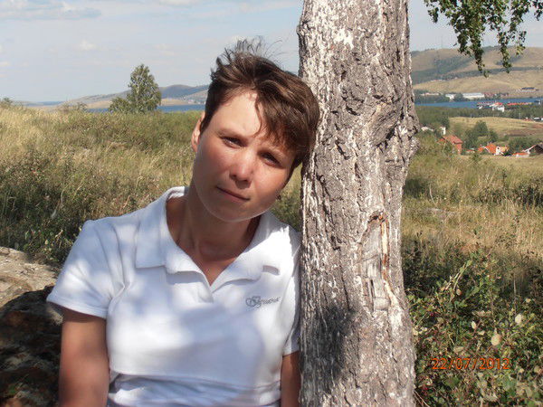 Лена Харина