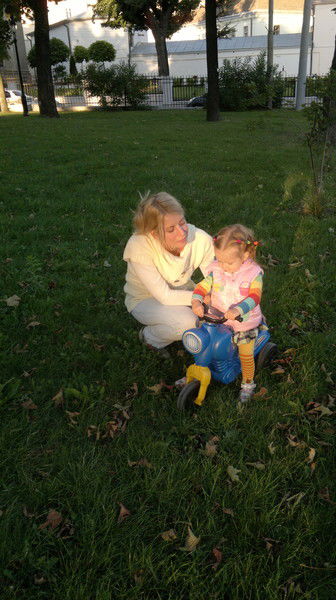 Юлия Неважно