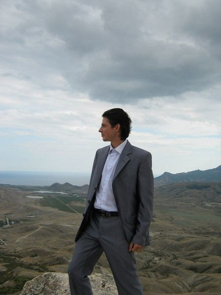 Костя Шарий