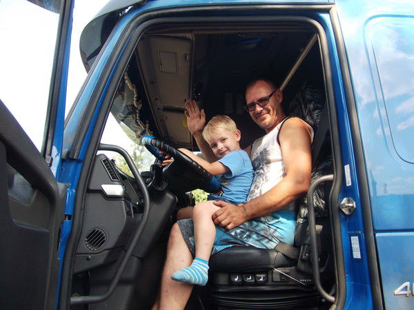 Игорь Угаренков