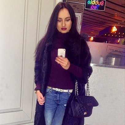 Юлия Жахалова