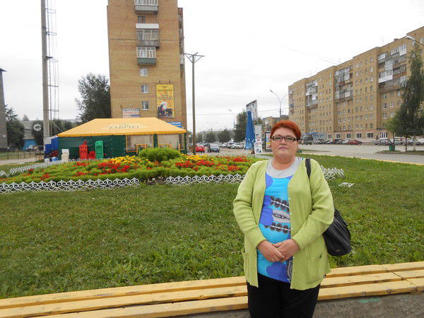 Надя Попова