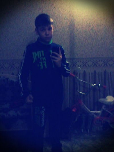 Влад Новохатько