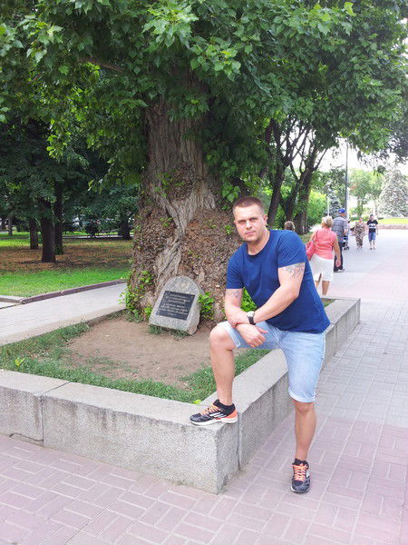 Александр Лазарев