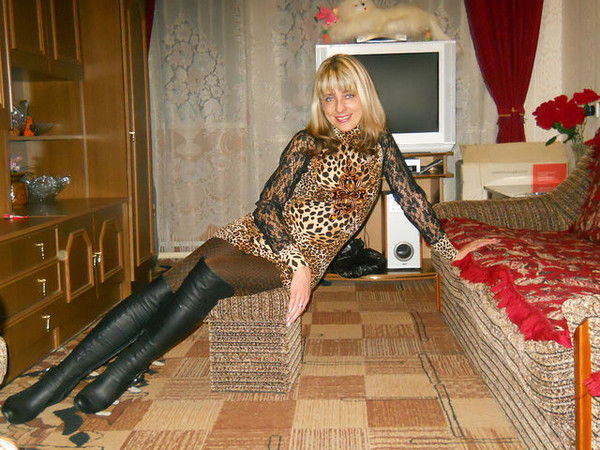 Лена Антонова