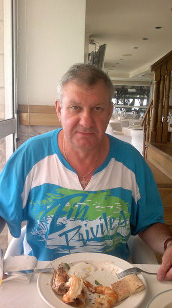 Влад Иванов