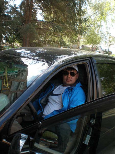 Дастан Ущалов