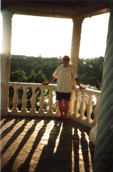 Юрий Петров