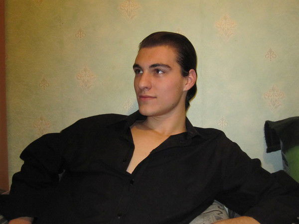 Антон Михайлов