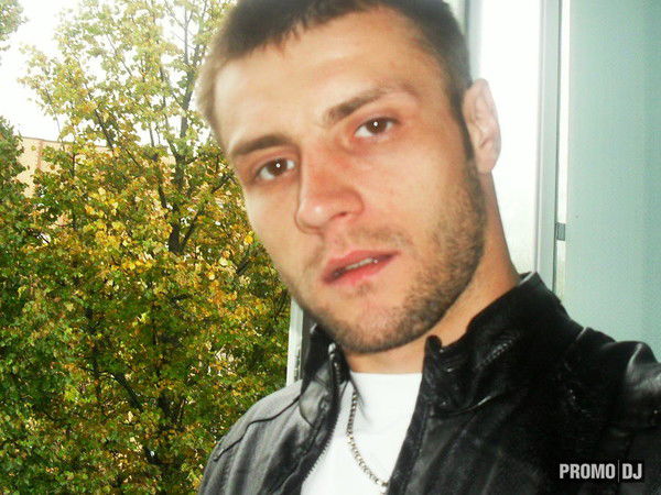 Антон Столяров