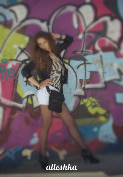 Алена Савинкова