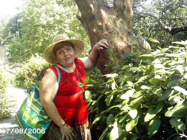 Елена Долгополова