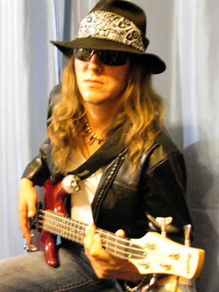 Андрей Тихонов