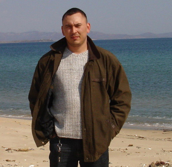 Денис Антонов