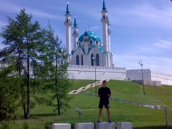 Антон Афанасьев