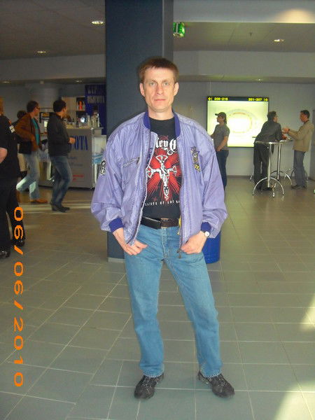 Владимир Комов