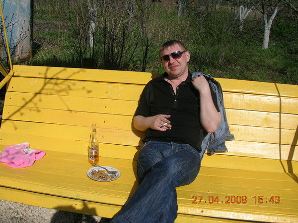 Олег Леонов