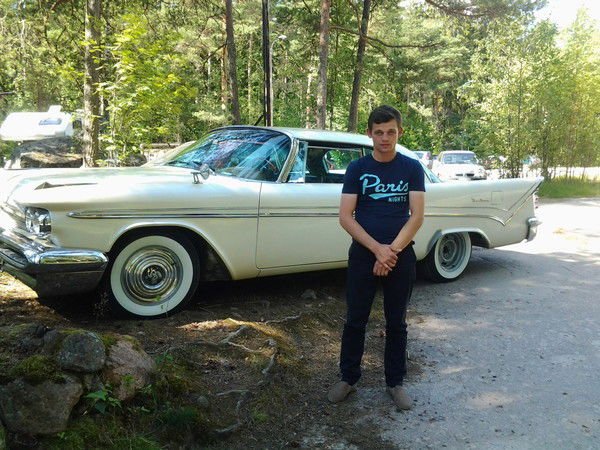 Юрий Старков