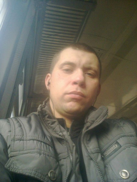 Влад Опарин