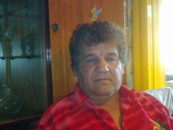 Анатолий Степанов