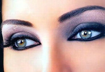 Блондинка За Углом