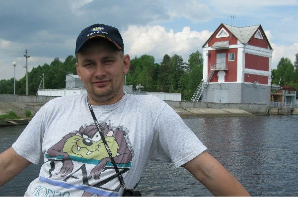 Слава Голешов