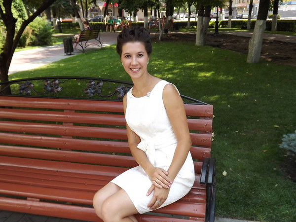 Елена Достова