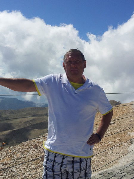 Александр Леонов