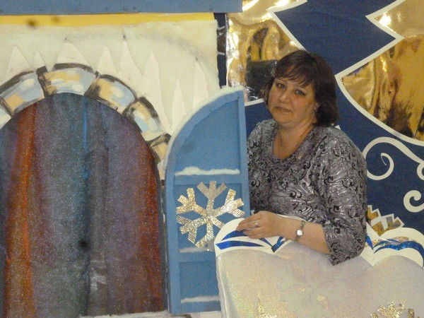 Елена Остолопова