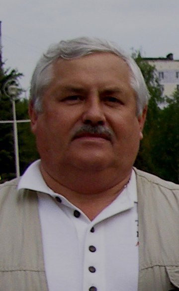 Владимир Максимов