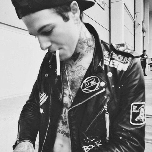 Озабочено Милый Психиатр^ ^