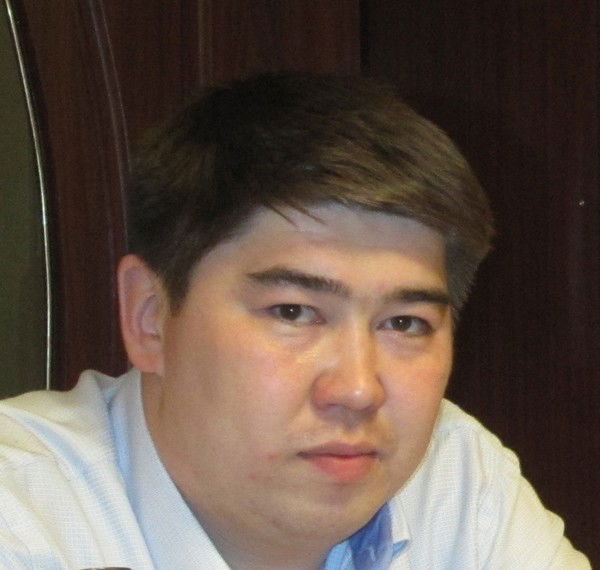 Данияр Азимбаев