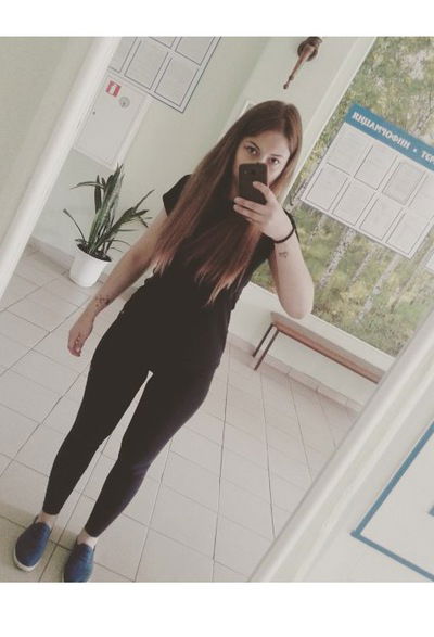 Оля Петрова