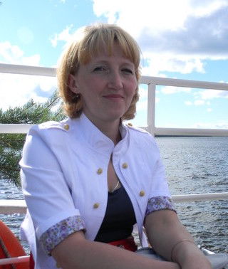 Лена Хрусталева