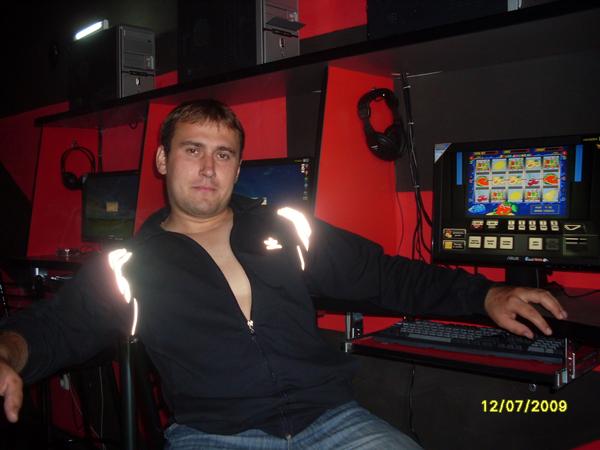 Александр Морозов